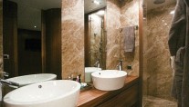 Motor yacht Ginevra -  Bathroom